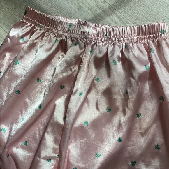 Silky pink pajamas - Picture 6 of 6